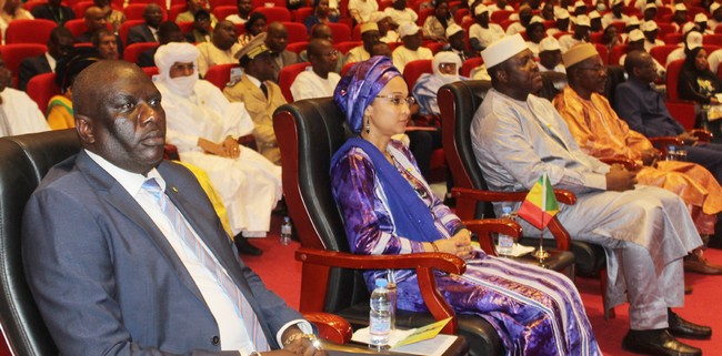 Pour bénéficier d’une première expérience professionnelle : 2000 jeunes diplômés ont prêté serment !