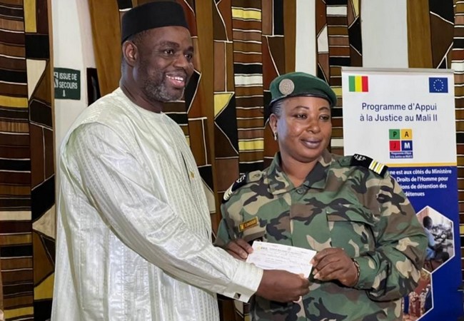 Conférence annuelle de l’administration pénitentiaire et de l’éducation surveillée : Les trois meilleurs établissements pénitentiaires récompensés par le ministre Kassogué