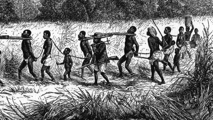 Pourquoi la réparation pour les crimes commis à l'époque coloniale à l'encontre des Africains est-elle cruciale ?