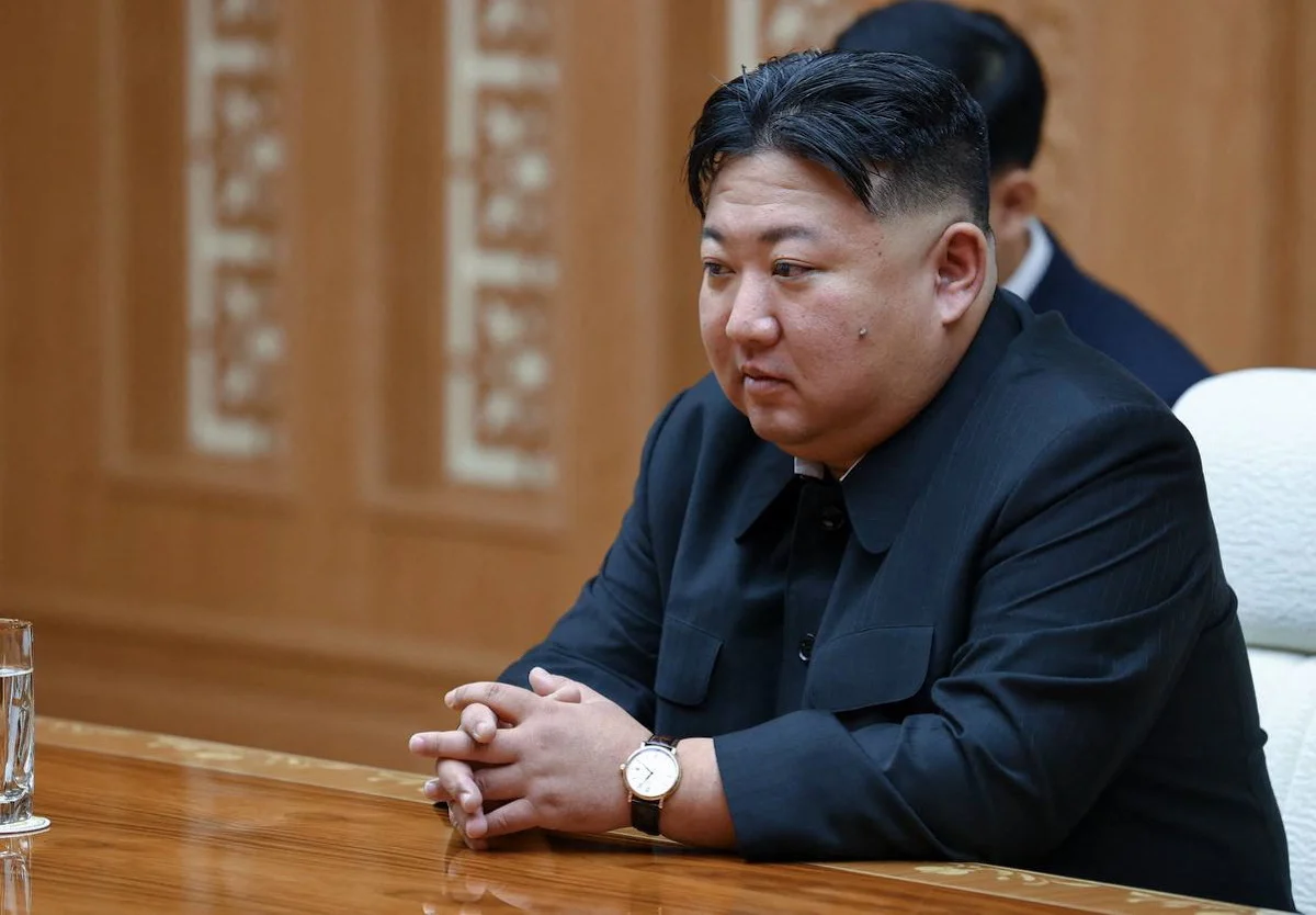 VIDEO. Scène surréaliste à Pyongyang, Kim Jong-un fond en larmes lors d'un discours adressé aux mères de famille
