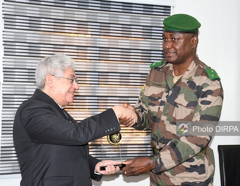 Coopération bilatérale : Le CEMGA reçoit l’ambassadeur d’Egypte au Mali.