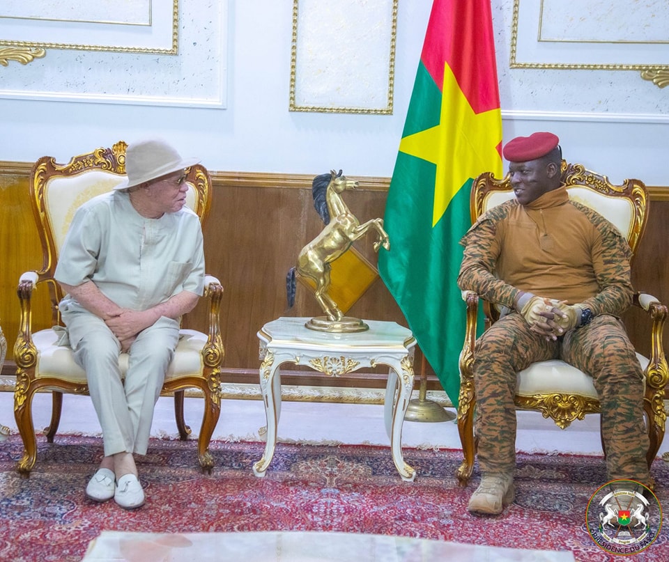 Burkina : Salif KEITA exprime son soutien au président Traoré