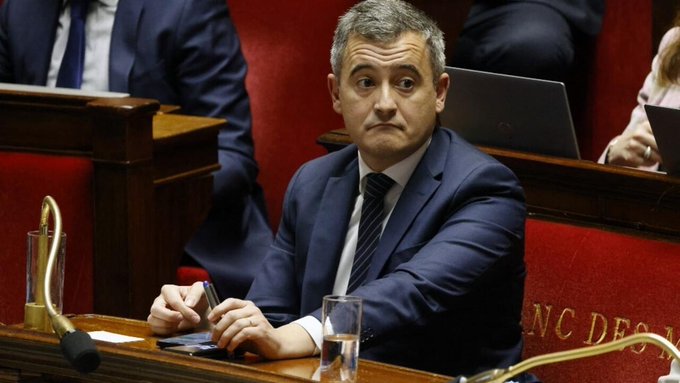 Rejet de la loi immigration : « un échec » pour Darmanin qui a présenté sa démission, refusée par Macron