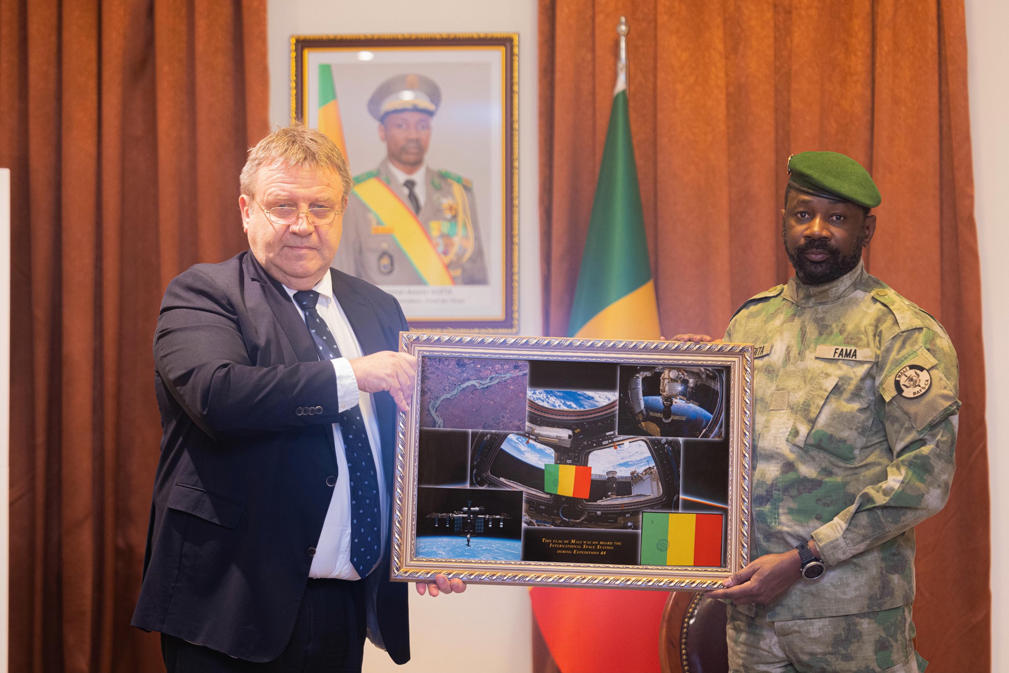 Le Président de la Transition a reçu en audience l’Ambassadeur de la Russie au Mali 