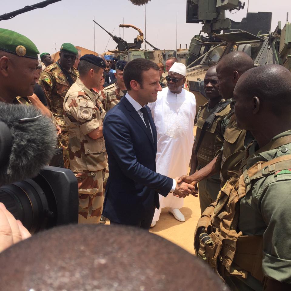 Présence militaire française au Sahel : Macron militarise l’Afrique pour chasser la Chine et les USA