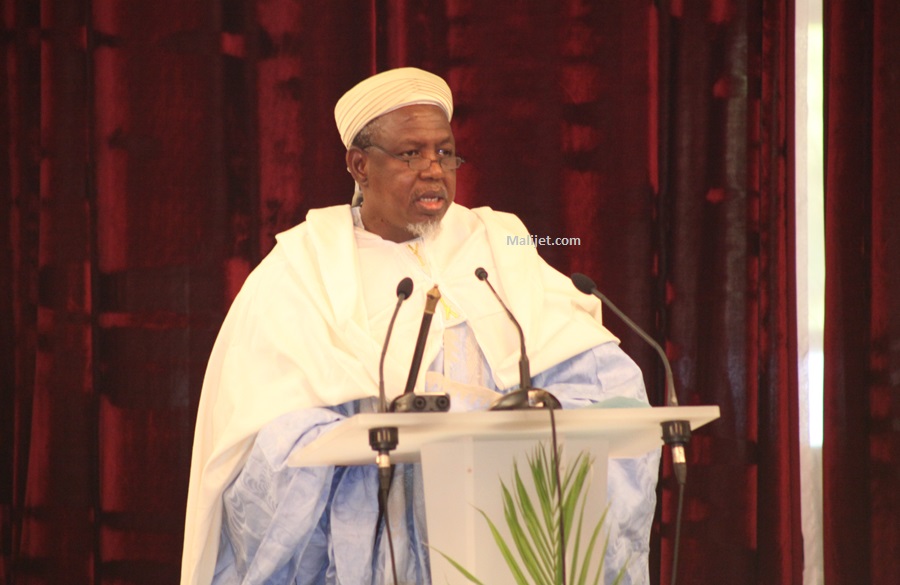 Haute distinction : Imam MahamoudDicko ou le héros national ?