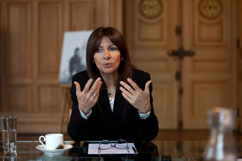 Loi immigration: Anne Hidalgo refuse d'appliquer la réglementation sur l'allocation autonomie à Paris