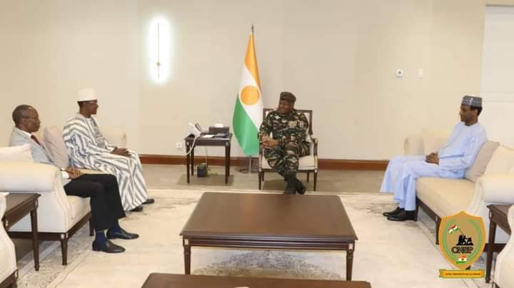 Sahel : le Général de Brigade ABDOURAHAMANE TIANI accorde une audience aux trois chefs de gouvernement de l'AES. 