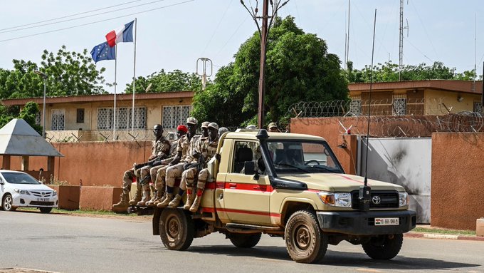Niger: la France ferme son ambassade "jusqu'à nouvel ordre"