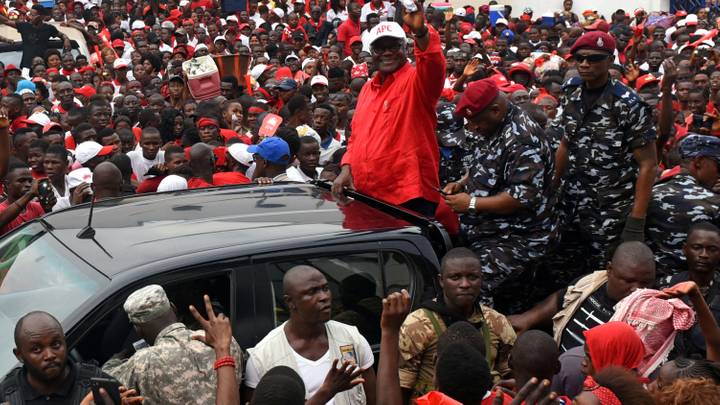 La Sierra Leone inculpe la garde de l'ex-président et 11 autres personnes pour coup d'État manqué