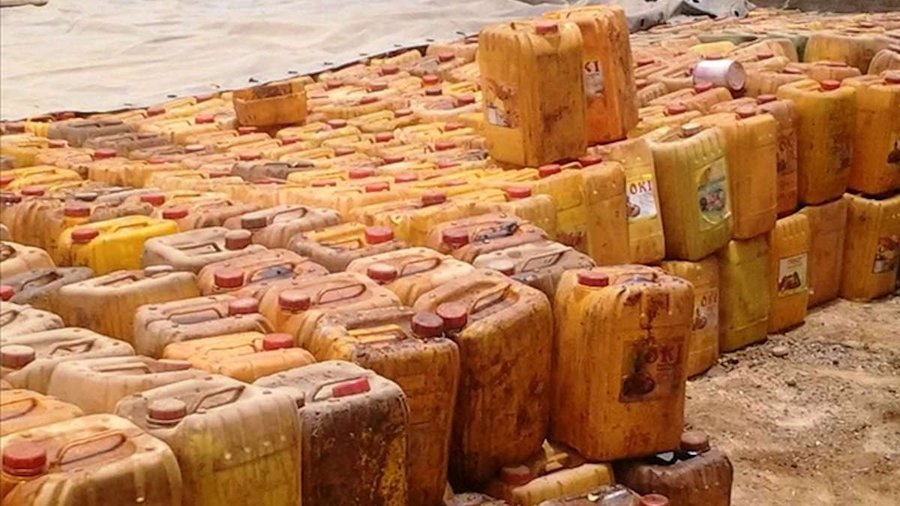 Niger : 200 bidons d'essence dans une pirogue interceptés par l'armée