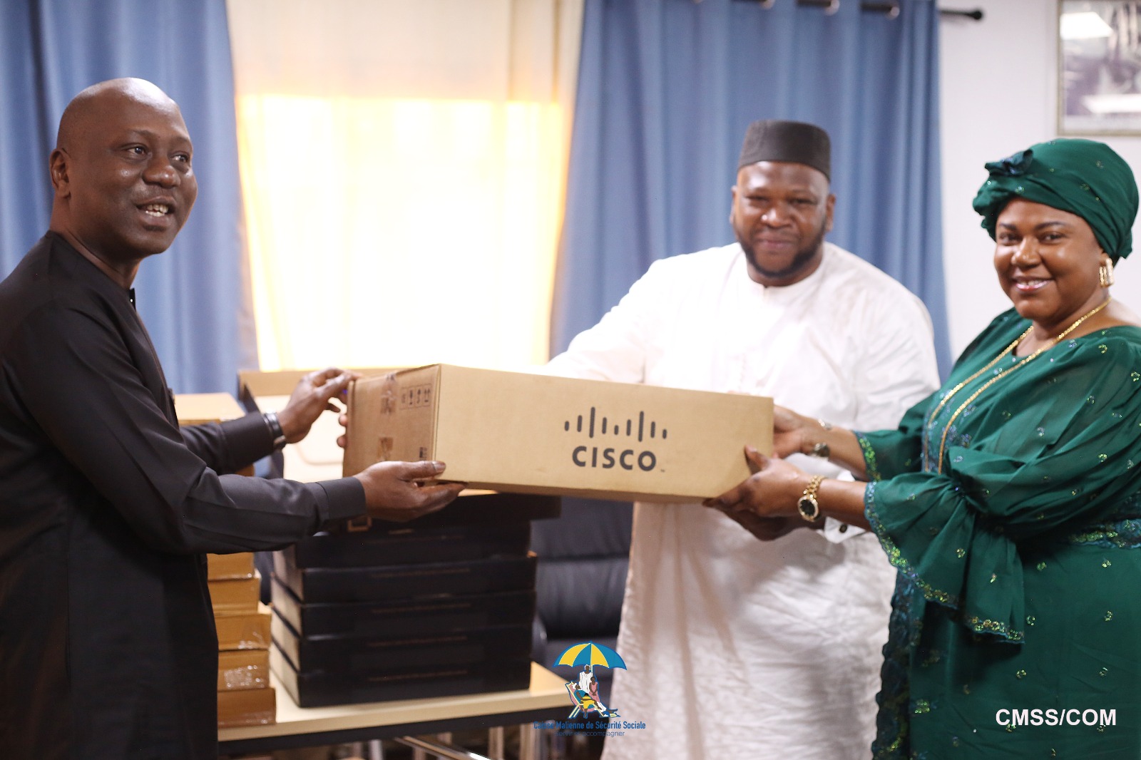 Remise d’équipements informatiques par le PAFEEM : La digitalisation en marche dans les caisses de la CMSS.