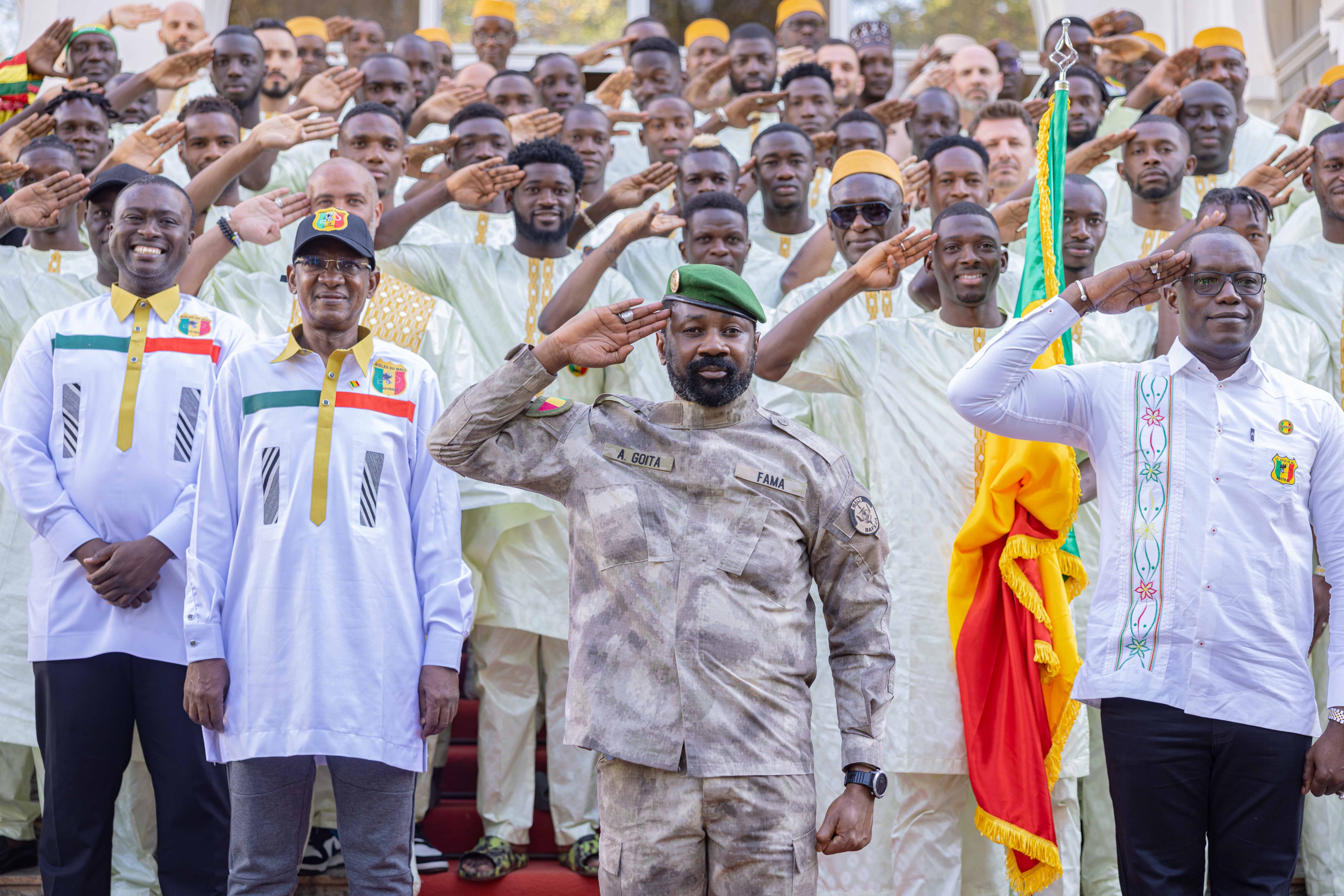 34e Édition de la Coupe d’Afrique des Nations : Le Président de la Transition, Son Excellence le Colonel Assimi GOÏTA, a remis le drapeau aux Aigles du Mali.