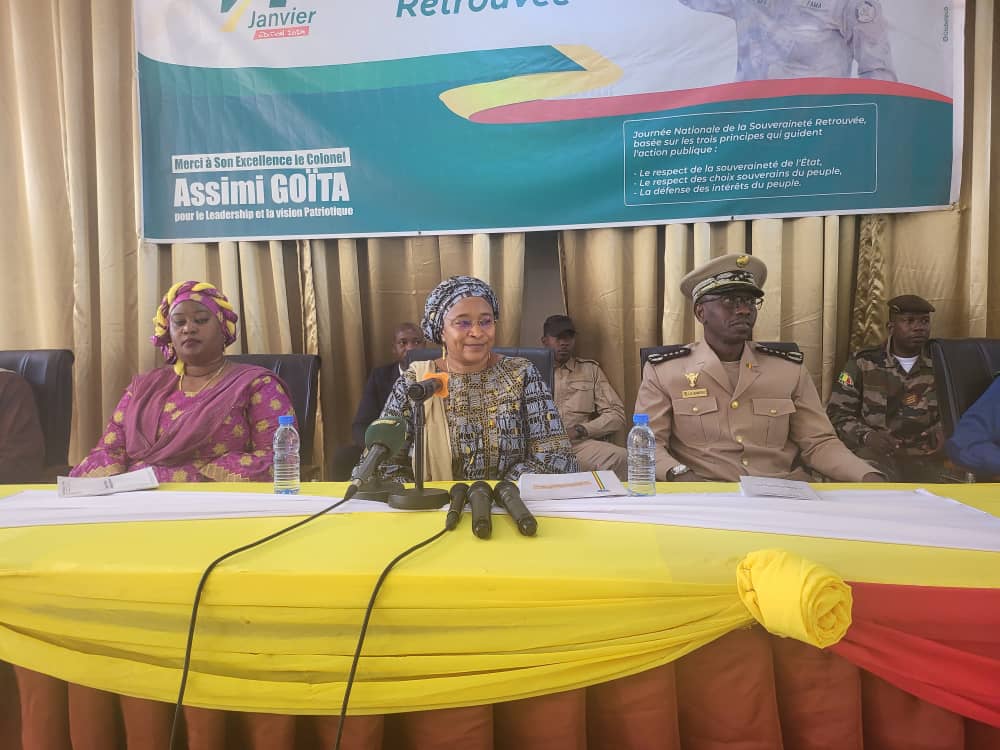 Souveraineté retrouvée et solidarité envers les populations démunies du Méguétan: Célébration à Koulikoro de cette journée historique par le ministre Col Assa Badiallo TOURE en présence de son homologue du Niger Aïssa Lawan Wandarama.