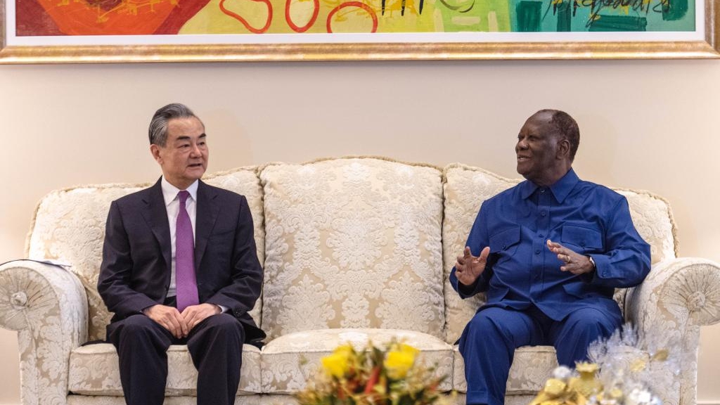 Le président ivoirien réaffirme le principe d'une seule Chine et soutient la coopération avec la Chine