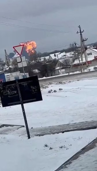 Un avion russe s'écrase avec à son bord des prisonniers de guerre ukrainiens - RIA cite le ministère de la Défense