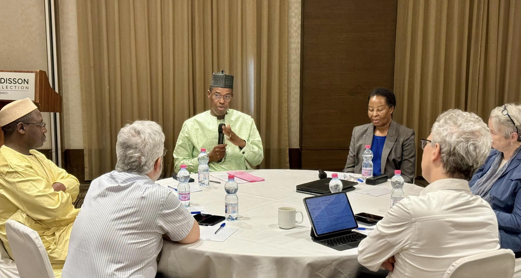 Rencontre des équipes de la Banque mondiale des pays du Sahel : le ministre Alousseni SANOU éclaire sur les orientations de l’AES.