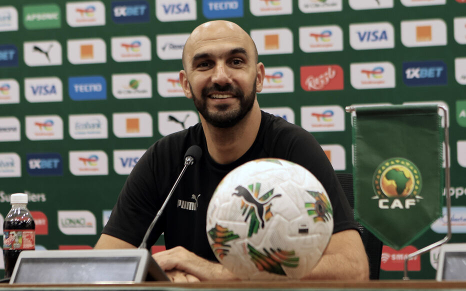 CAN 2023 : la suspension du sélectionneur du Maroc Walid Regragui levée