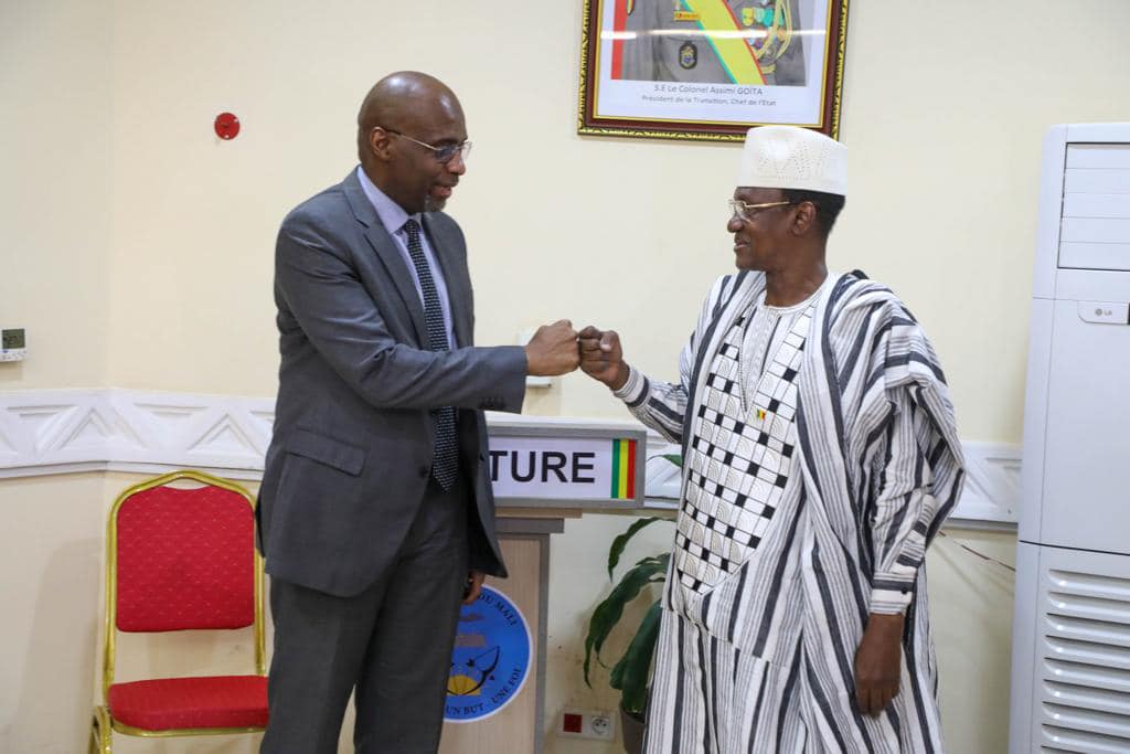 Visite de l'ex-PM Moussa Mara à la primature : « La réussite de la Transition conditionne la réussite de notre pays ».