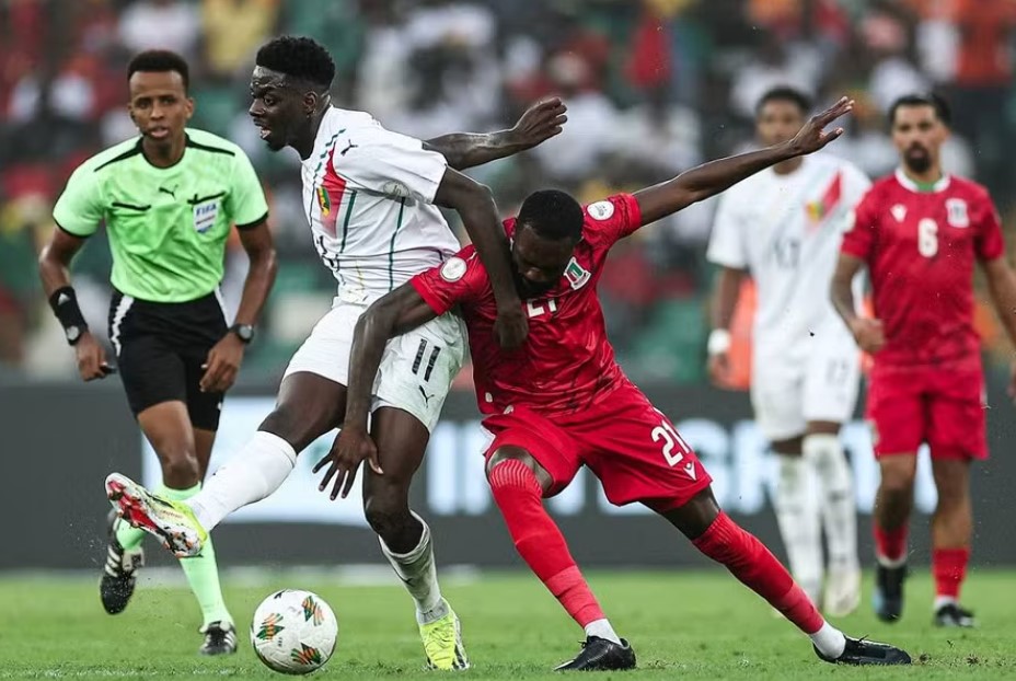 CAN 2023 : Bayo libère tout un peuple à la dernière seconde et qualifie la Guinée en 1/4 