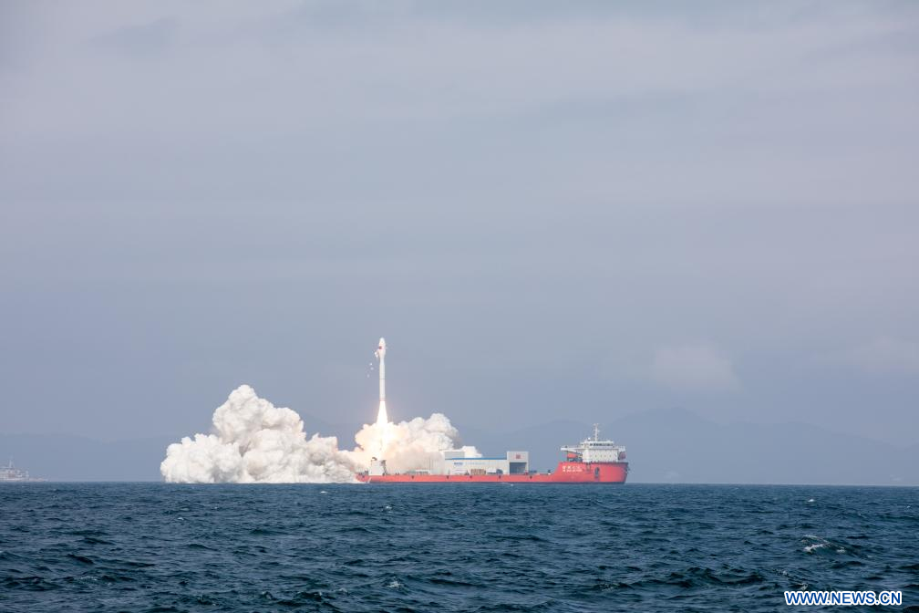 La fusée chinoise Smart Dragon-3 lance neuf satellites depuis la mer