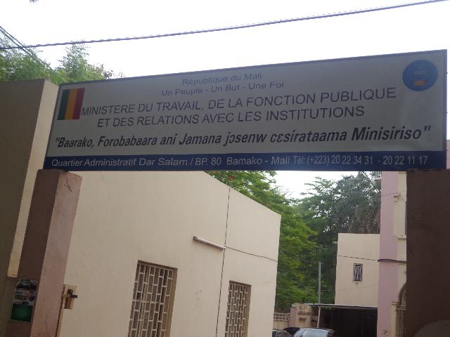 Sans Tabou: fraude fonction publique, une honte nationale !