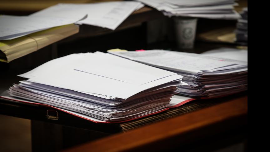 Il bat à mort son petit frère de 9 ans mais continue de se clamer innocent en appel