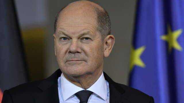 Olaf Scholz, le chancelier allemand a retrouvé son sosie aux États-Unis (et les images sont troublantes)