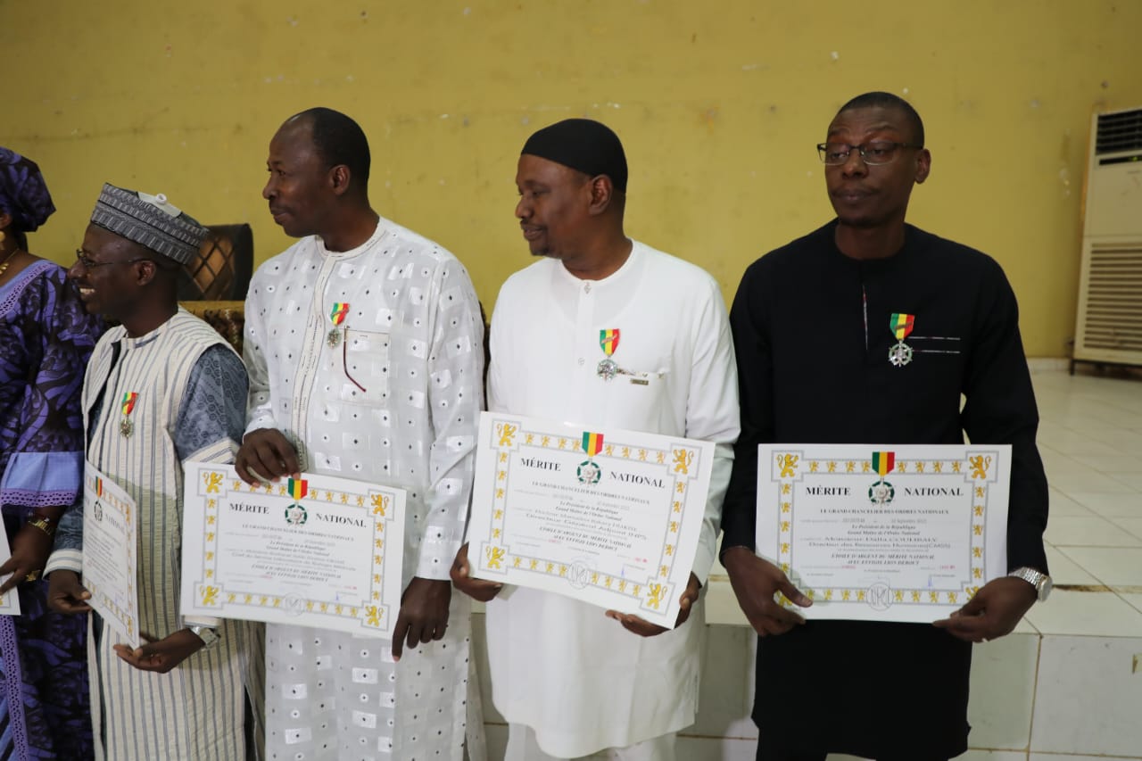 Distinction honorifique : Deux valeureux cadres de la CMSS primés par Mme le ministre de la Santé et du Développement Social.