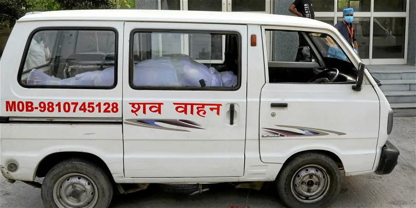 Déclarée morte, une quinquagénaire se réveille sur la route du crématorium