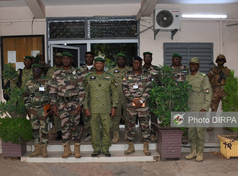 Coopération : Le Chef d’Etat-major Général des Armées Nigériennes au Mali