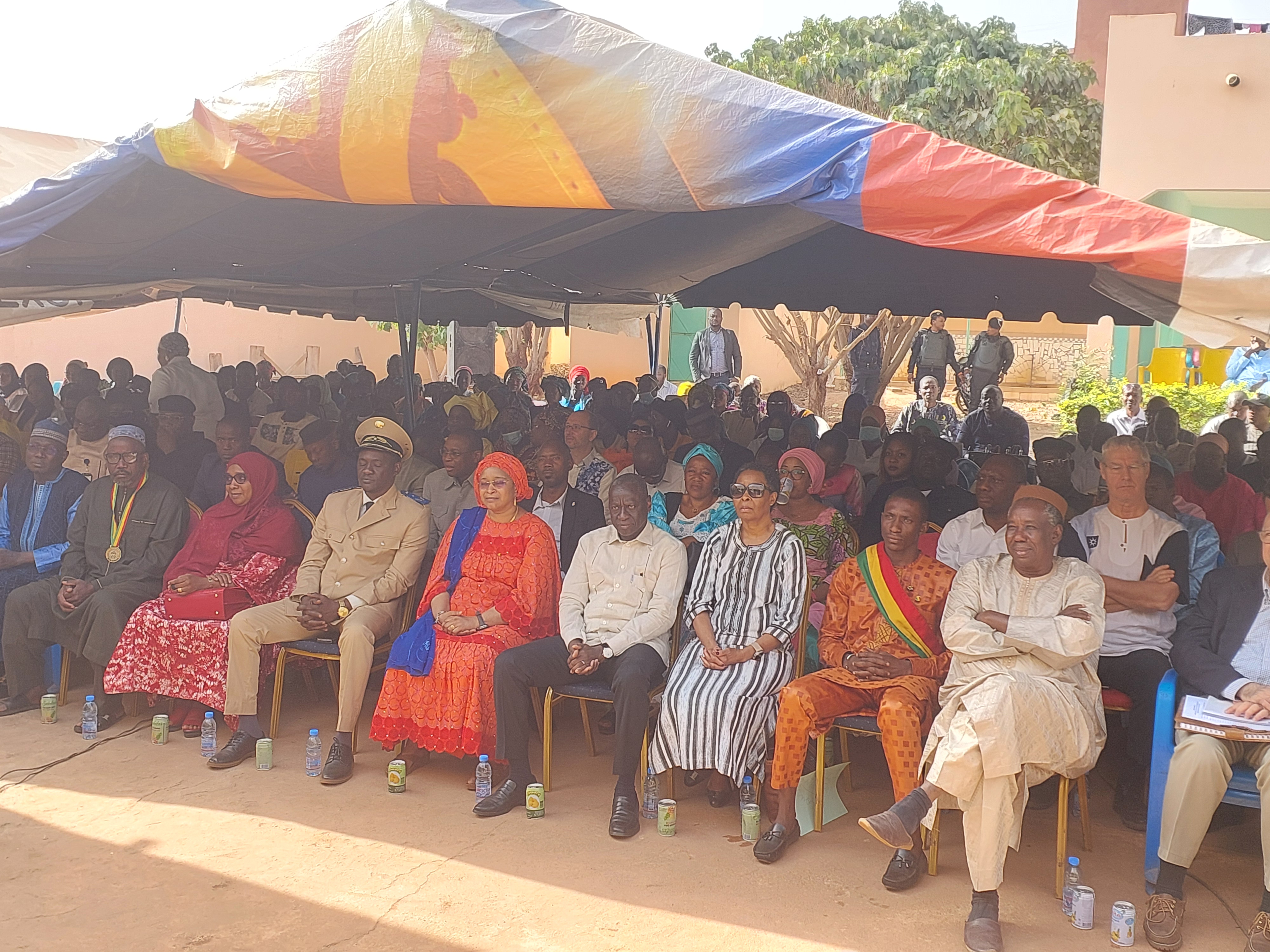 Santé : Visite de terrain des partenaires techniques et financiers du PACSU au CSCOM de Kati 2