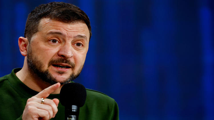 Guerre en Ukraine : Zelensky juge «impensable» que Donald Trump soit «du côté de Poutine»