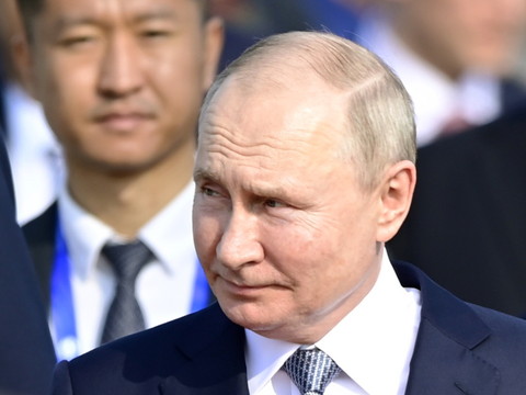 Guerre en Ukraine : le Kremlin répond à Emmanuel Macron sur l’envoi de troupes à Kiev