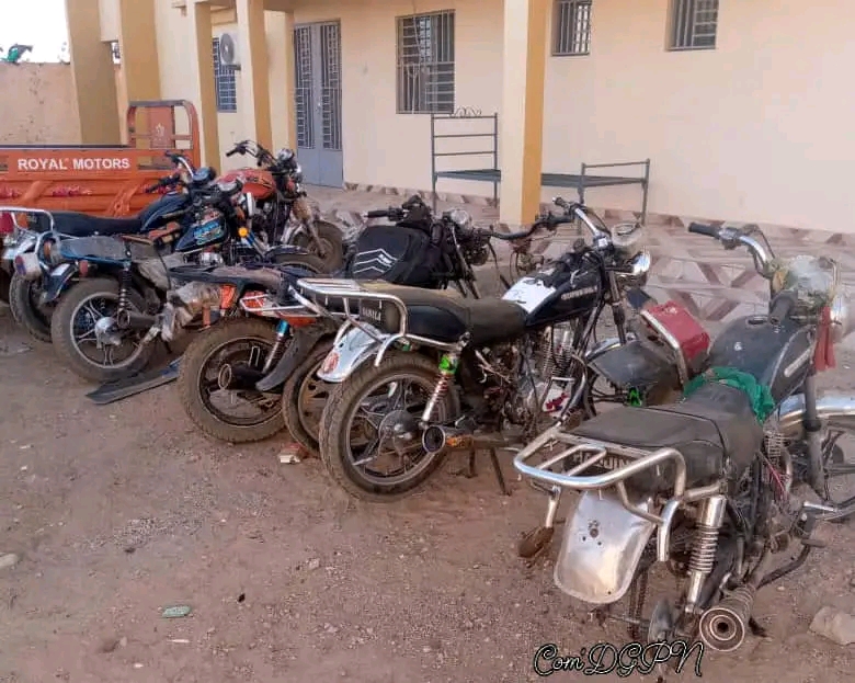 Gao: Quatre malfrats arrêtés, huit motos à deux roues et un tricycle saisis par le Commissariat de Police du 2ème Arrondissement.