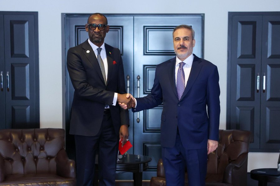 Diplomatie : Entretien entre Abdoulaye DIOP et Hakan FİDAN en Türkiye