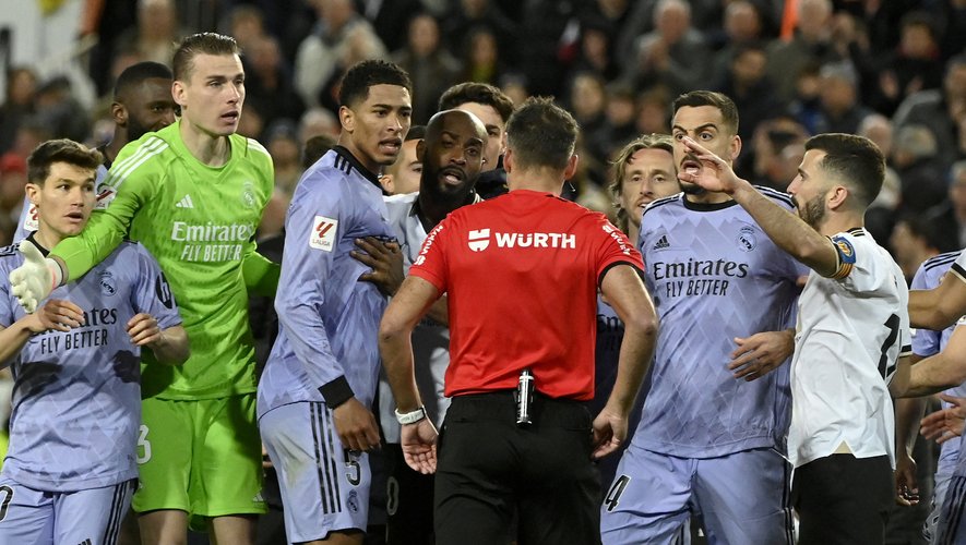 Real Madrid : l’arbitre donne la raison de l’expulsion de Jude Bellingham contre Valence