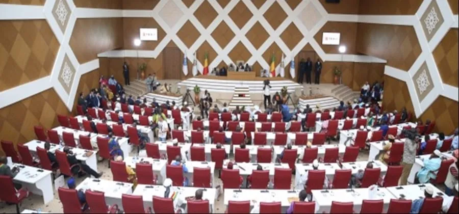 Citée dans le dossier des « équipements militaires » : Le 1er Questeur du CNT a décidé de son plein gré de rendre le tablier pour se mettre à la disposition de la justice