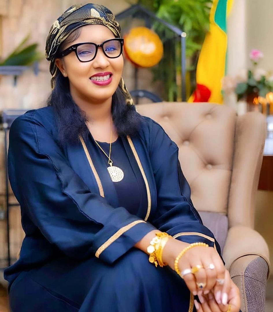 L’altruiste Présidente Mme Fatoumata BATOULY NIANE perpétue la tradition. 