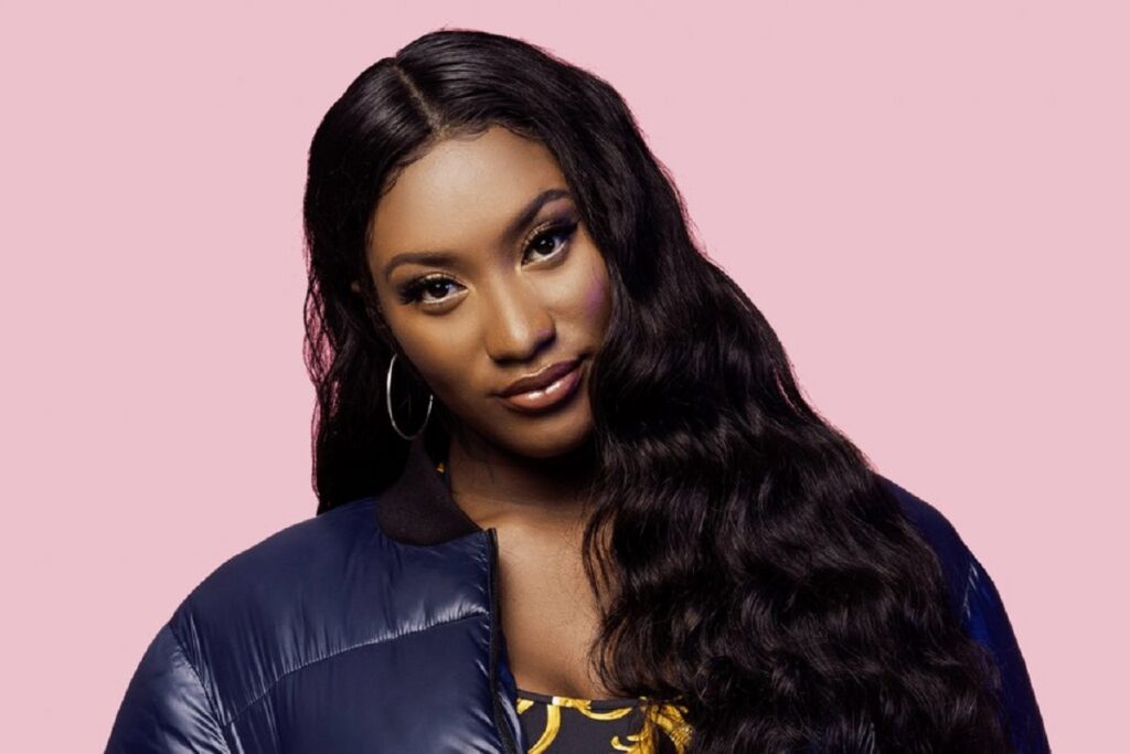 Une enquête ouverte après des publications racistes visant la chanteuse Aya Nakamura