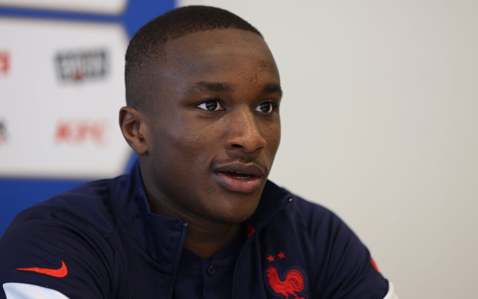 Mali : une question improbable sur Moussa Diaby, Chelle agacé par les “top barres”