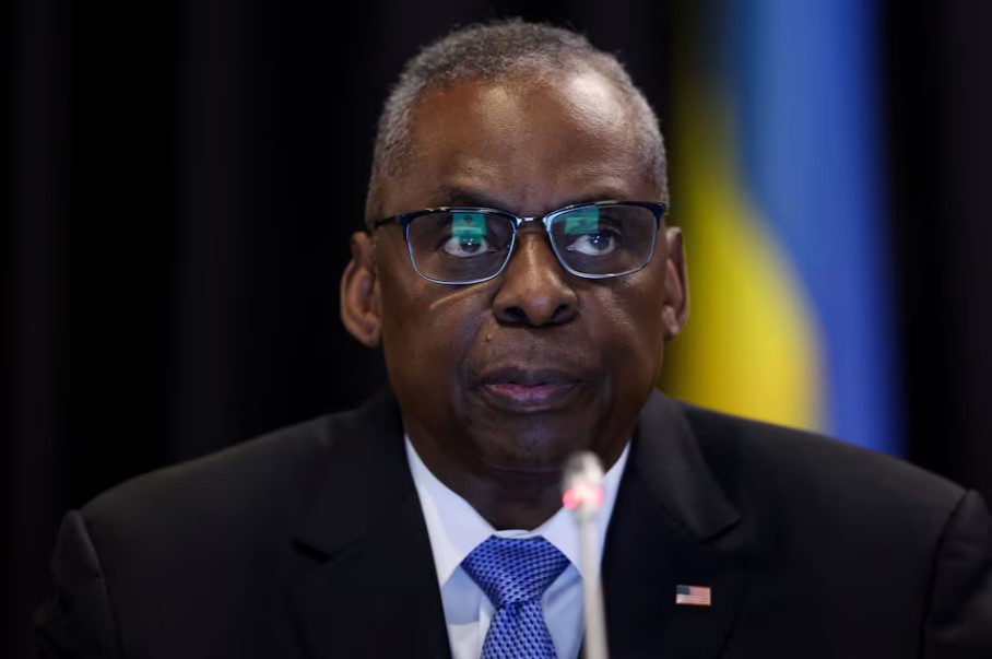 À court d'argent, le chef du Pentagone tente de convaincre ses alliés de leur engagement envers l'Ukraine