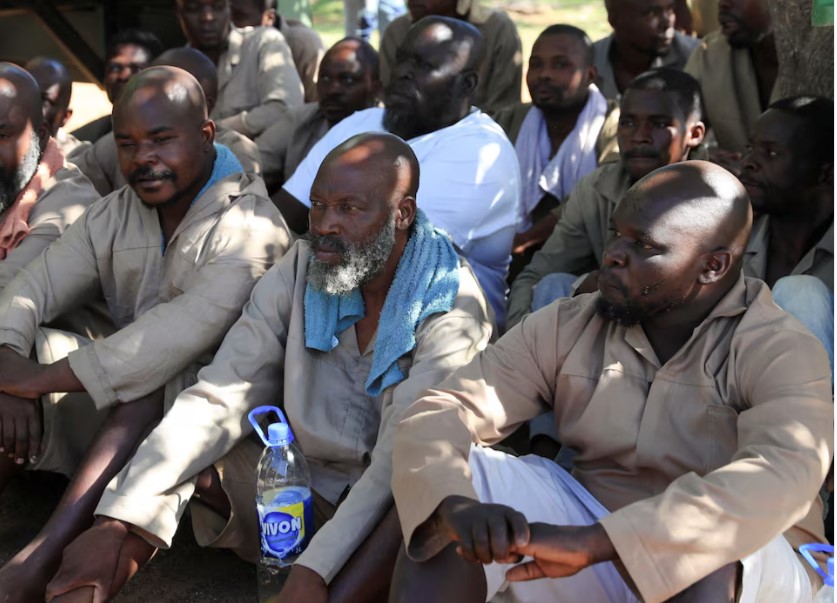 Le chef d'une secte zimbabwéenne accusé de maltraitance sur des enfants se voit refuser la libération sous caution