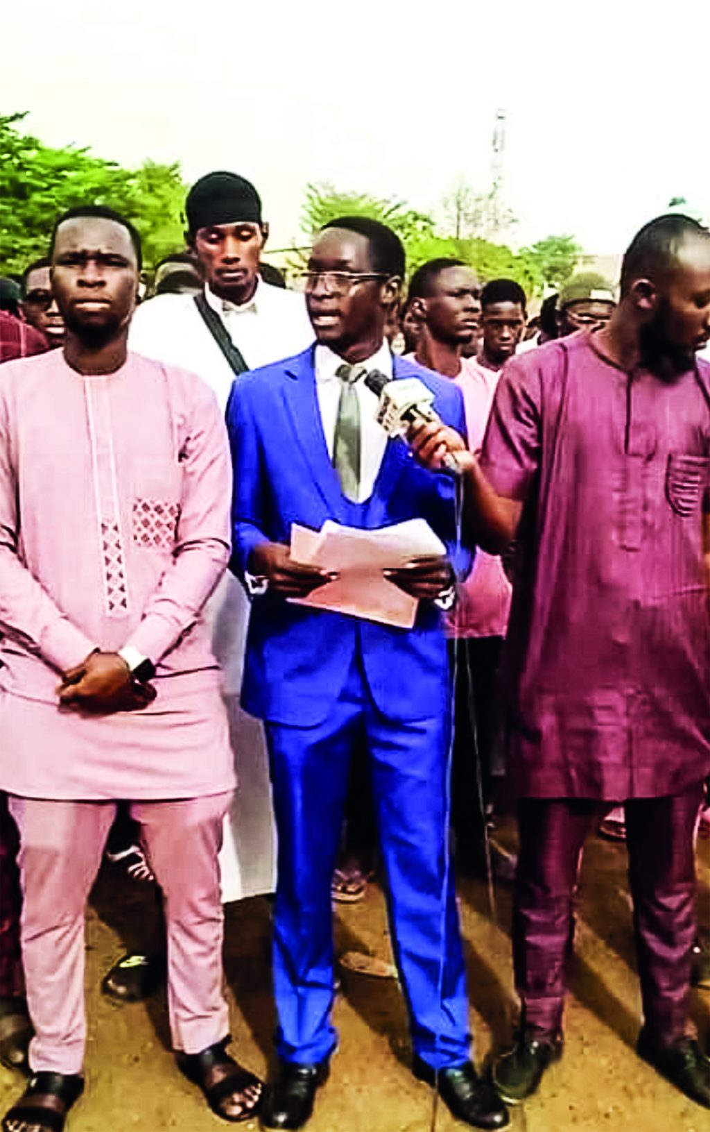 Après leur dissolution : l’AEEM menace de paralyser l’école, l’observatoire saisit la Cour suprême