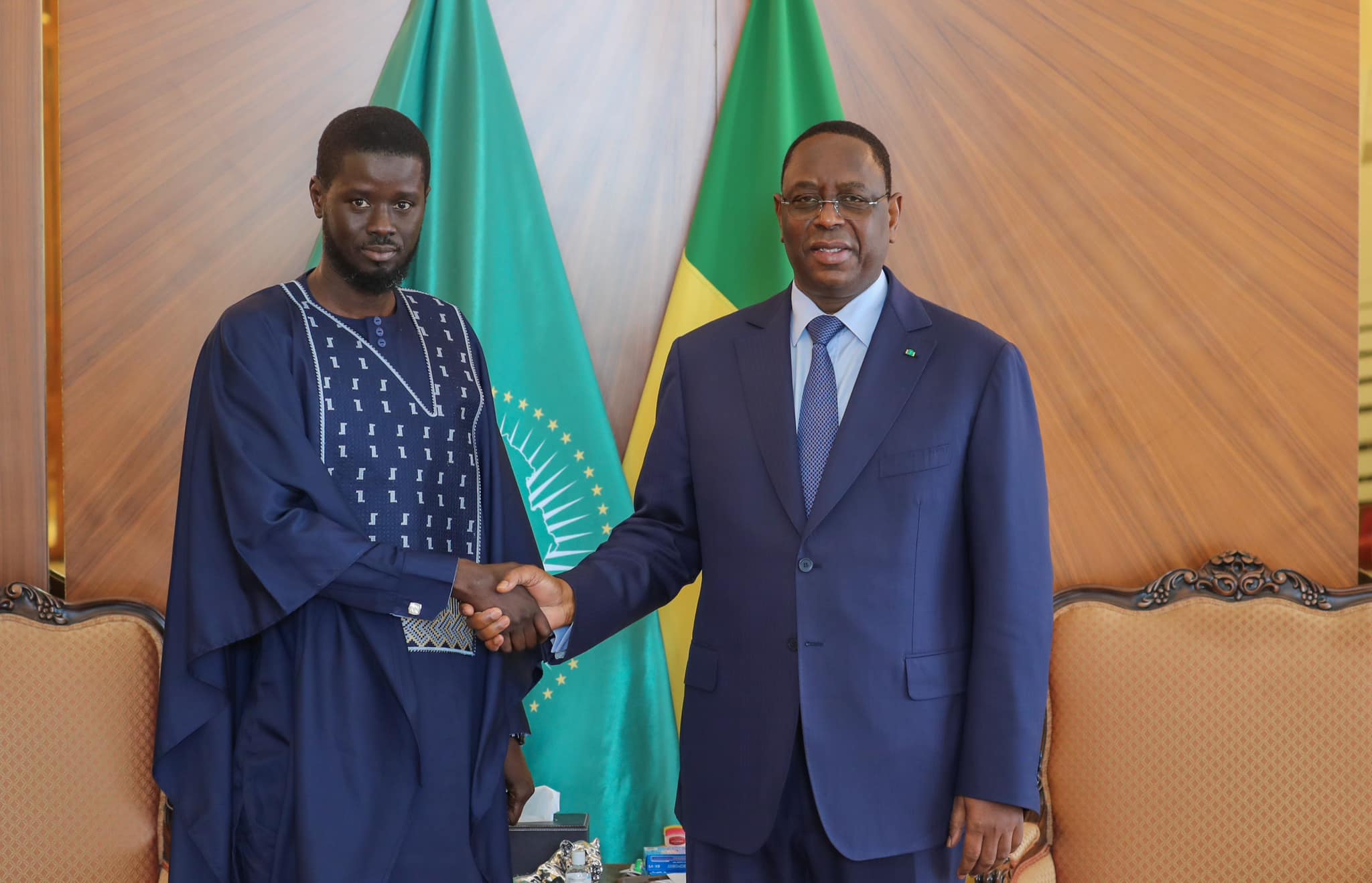 Sénégal : le président sortant Macky Sall rencontre son successeur pour "discuter en profondeur des grands dossiers de l'Etat"