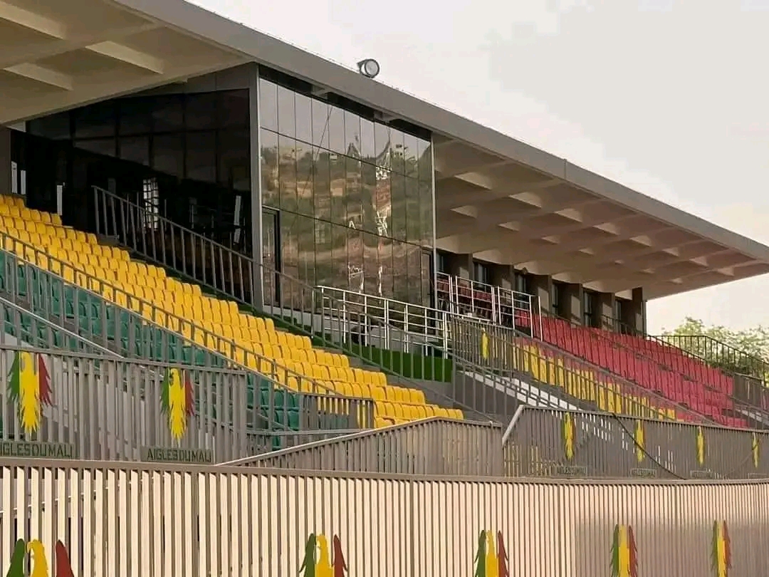 Sport : Deux stades rénovés seront inaugurés les 15 et 30 avril prochains.