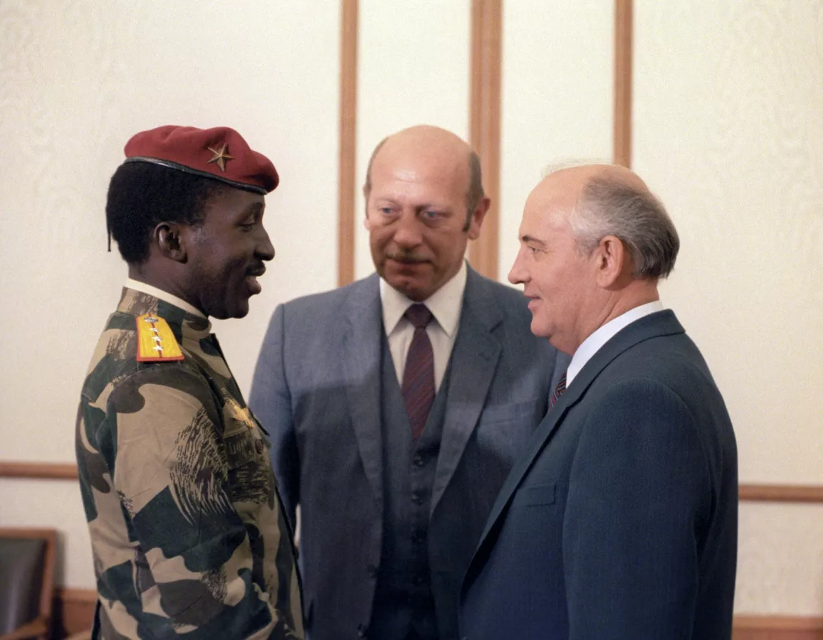 Qui était Thomas Sankara, le "Che Guevara africain"?