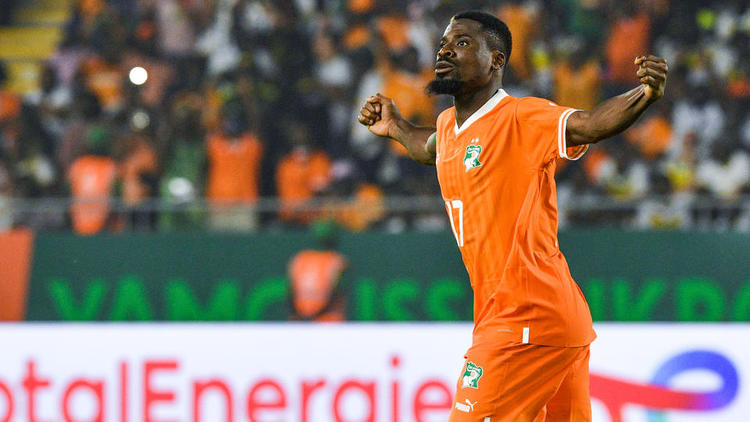 «Arrête ton cinéma» : Serge Aurier s'en prend à Oleksandr Zinchenko sur la guerre en Ukraine 