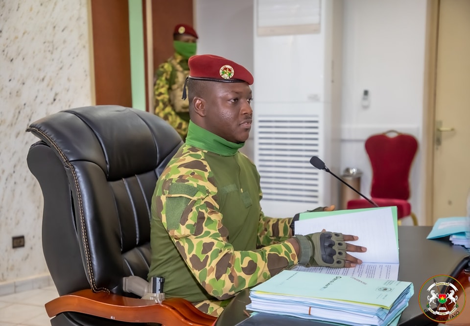 Burkina Faso : un capitaine des forces armées renvoyé par Ibrahim Traoré