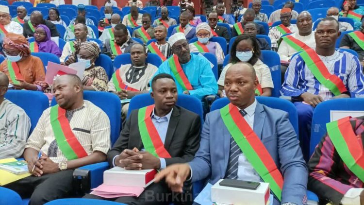 Burkina : Le Parlement dit oui à la tenue d’assises nationales où se décidera la suite de la Transition